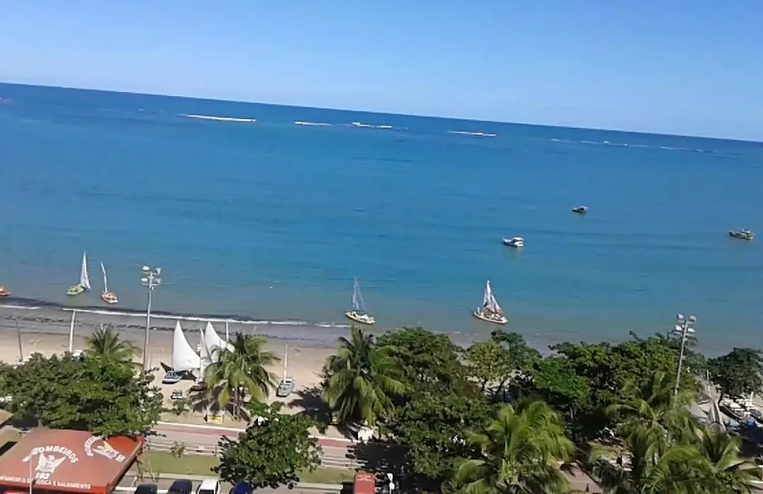 NA BEIRA MAR DE PAJUCARA - EDIFICIO NEO 2 - APARTAMENTO COM 02 QUARTOS - TEM VARANDA- VISTA LATERAL DO MAR - AVENIDA DOUTOR ANTONIO GOUVEIA 1081- CONSUMO ELETRICO É PAGO No CKECK-OUT 1KWH É 1,35 REIAS-1